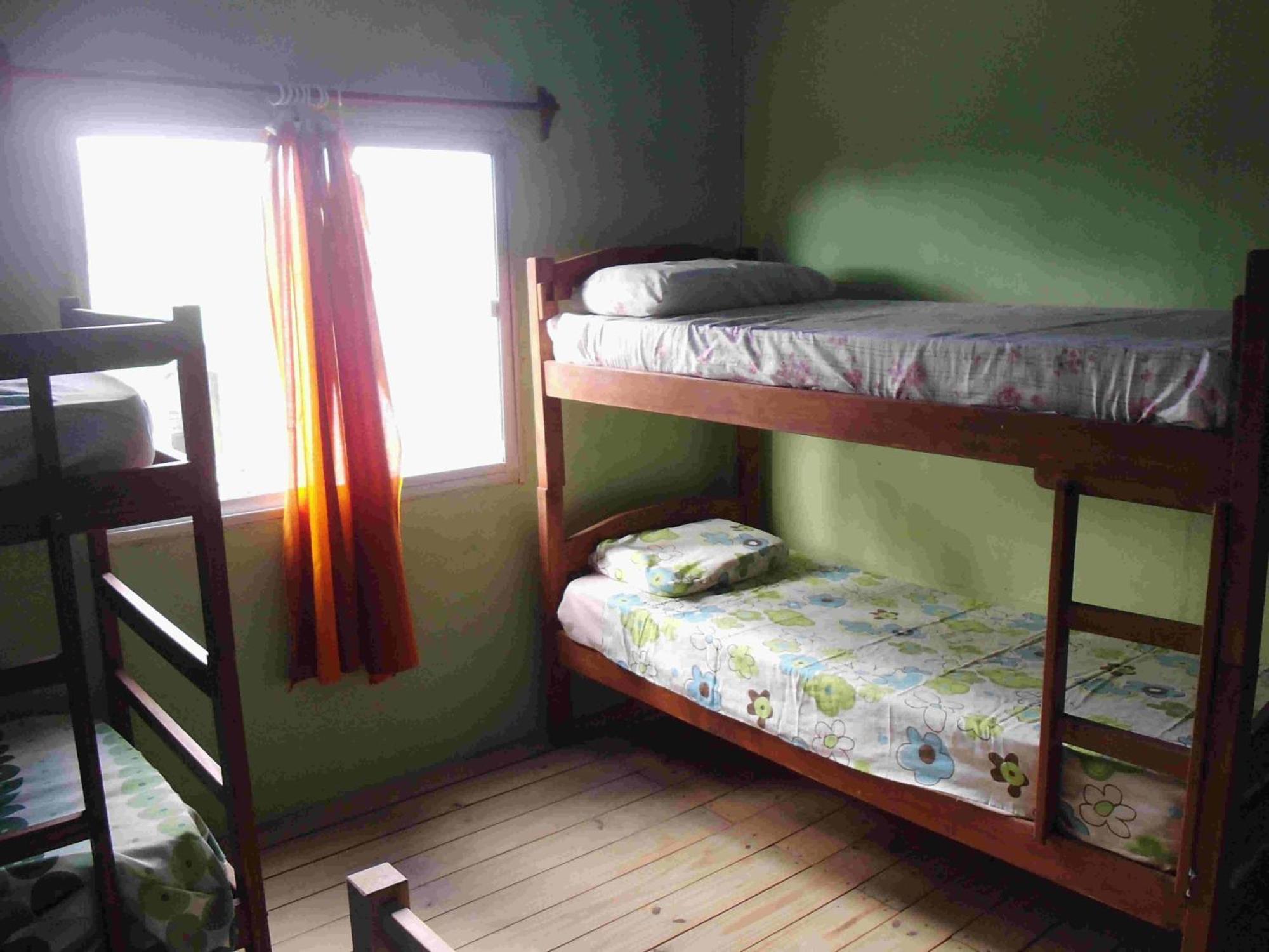 Hostel Lo De Milton 바라 데 발리자스 객실 사진